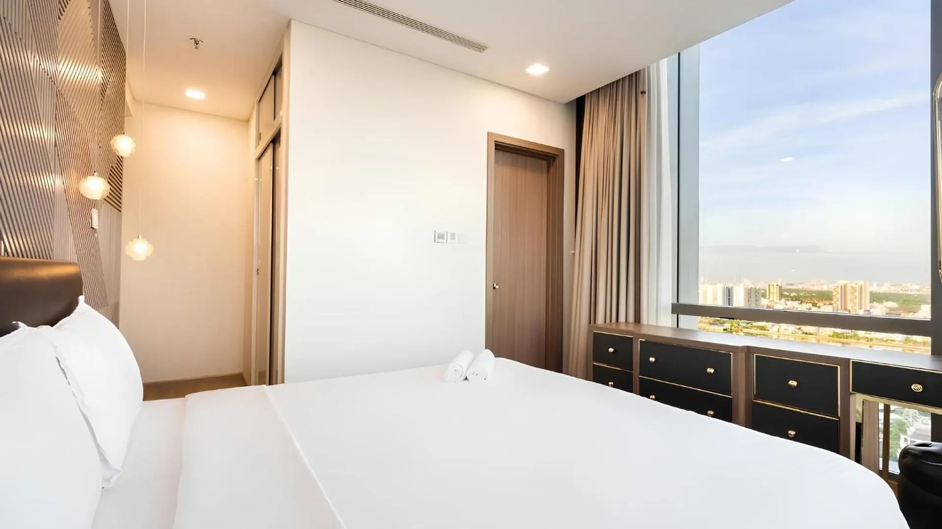 Landmark Garden Balcony Apartment Ho Chi Minh City