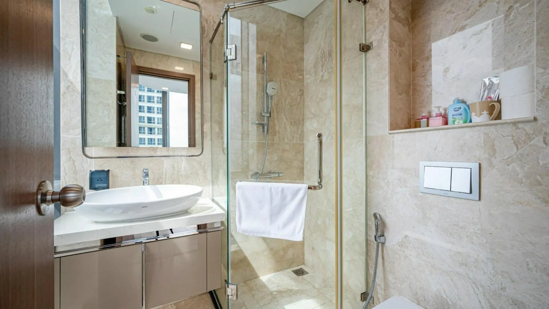 Landmark Garden Balcony Apartment Ho Chi Minh City