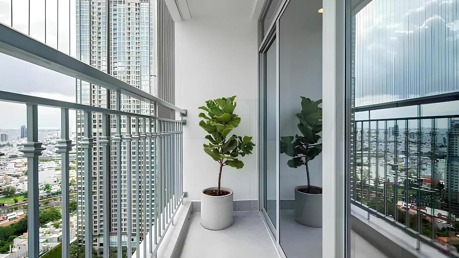 Landmark Garden Balcony Apartment Ho Chi Minh City
