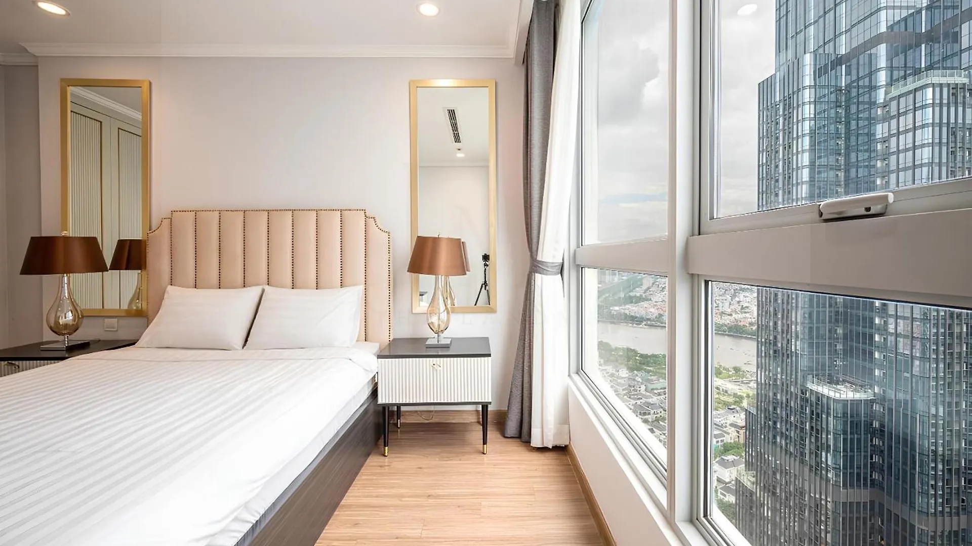 Landmark Garden Balcony Apartment Ho Chi Minh City